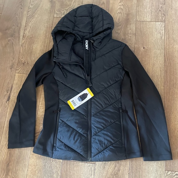 DKNY Women's MEDIA LIGHT WEIGHT PUFFER JACKET, Black - Picture 5 of 10